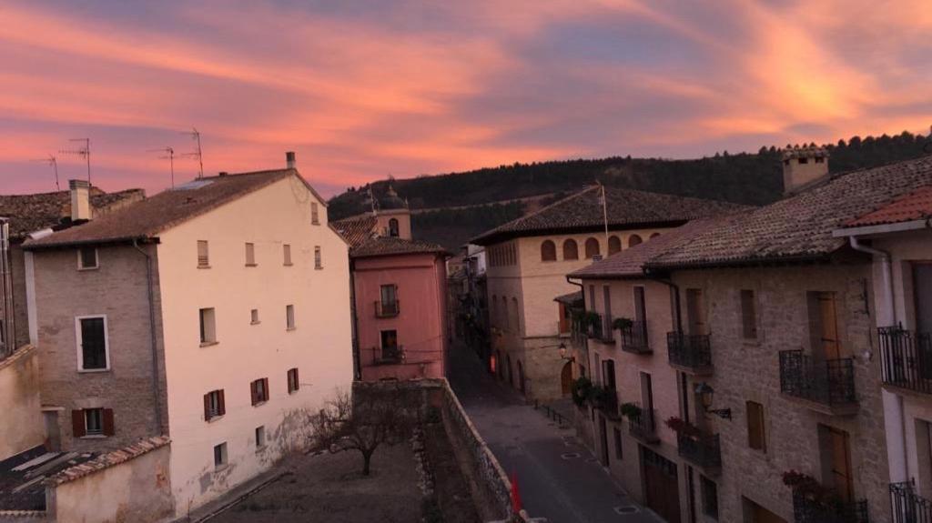 Albergue Estrella Guia Solo Peregrinos Puente la Reina Exterior foto