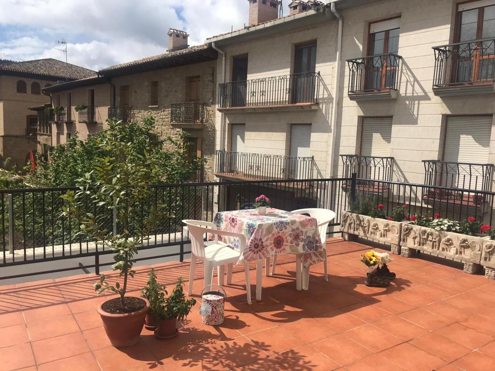 Albergue Estrella Guia Solo Peregrinos Puente la Reina Exterior foto